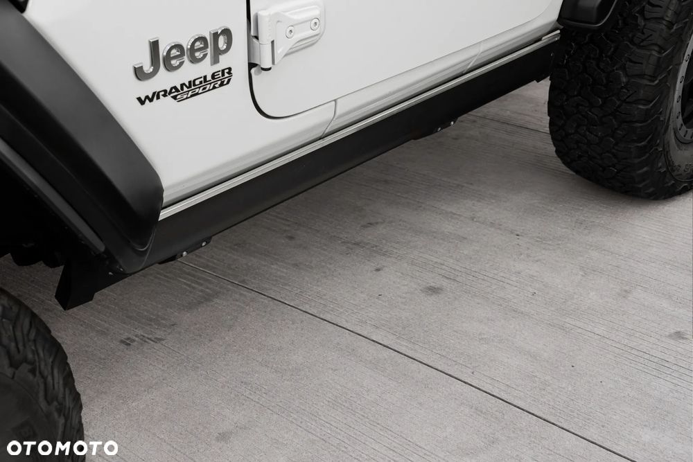 Jeep Wrangler - 16