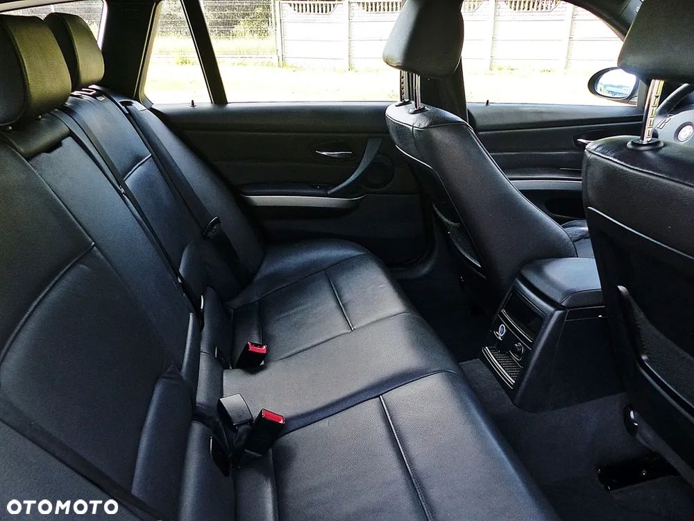 BMW Seria 3 320i Edition Exclusive - 22