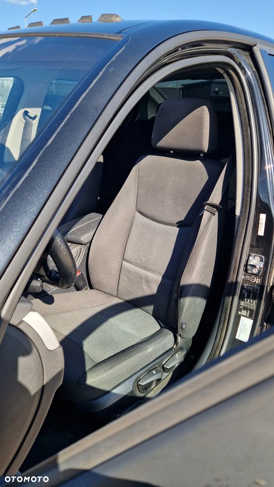 BMW Seria 3 320d - 28
