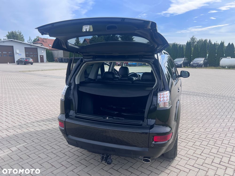 Mitsubishi Outlander 2.0 2WD CVT Invite - 12