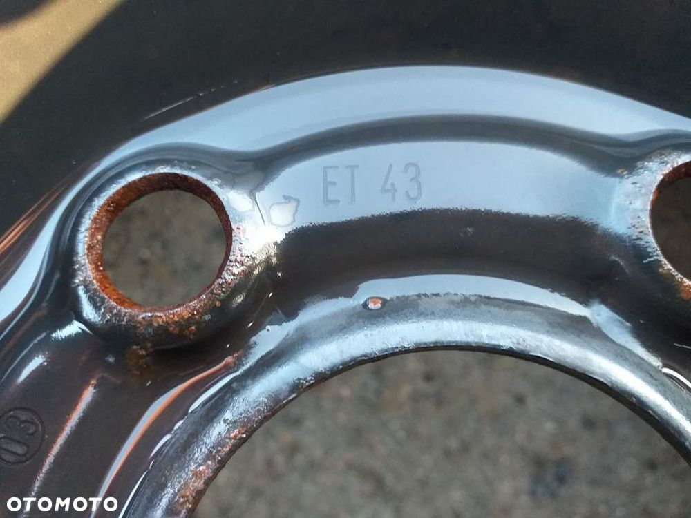 Koła Felgi 15 cali 5x114 kołpaki z oponami zimowymi Renault Megane - 13