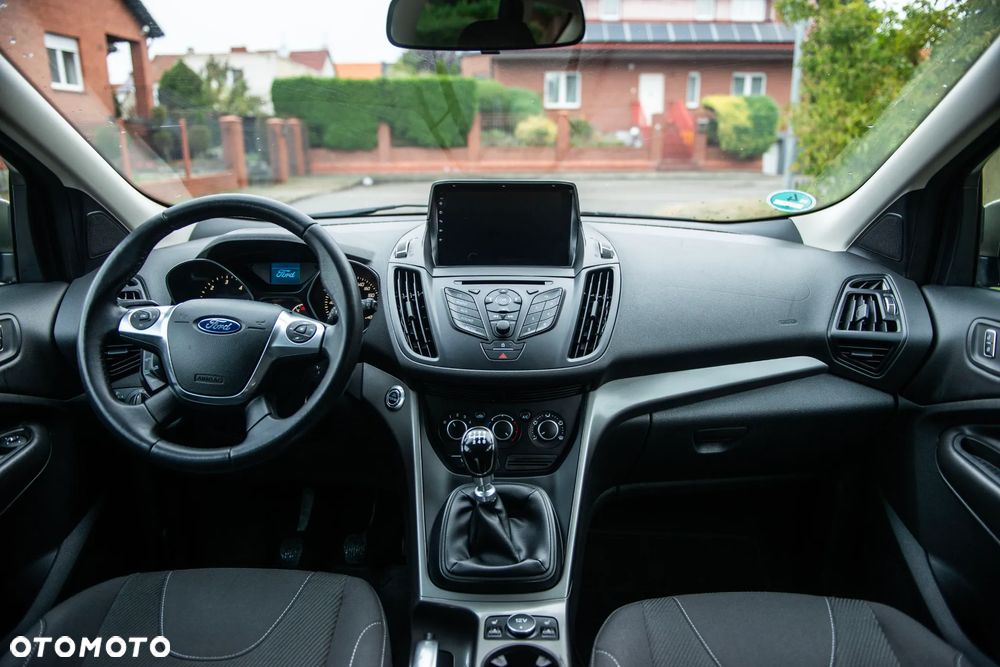 Ford Kuga 2.0 TDCi 2x4 Titanium - 29