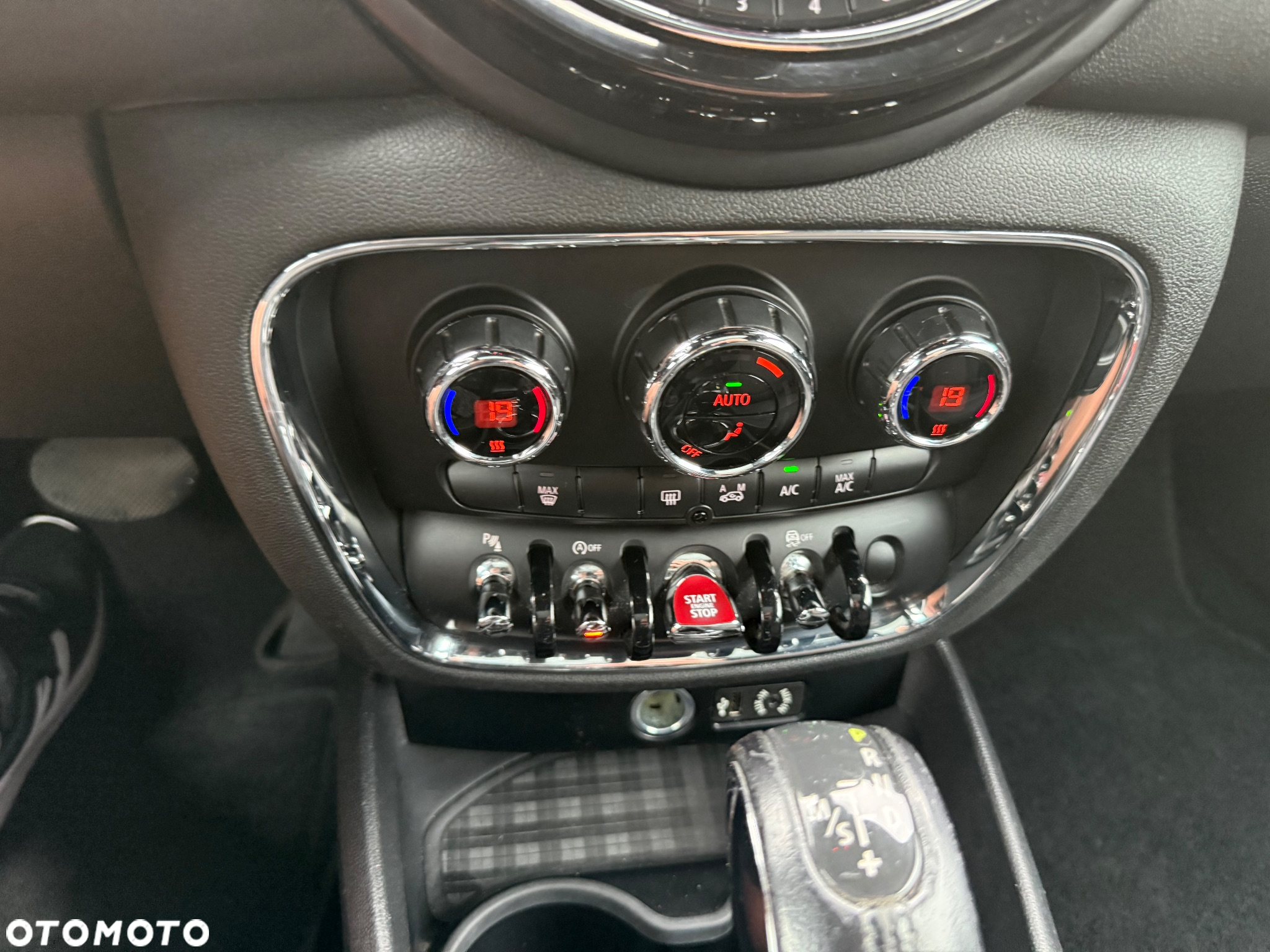MINI Clubman Cooper D Essential Trim - 16