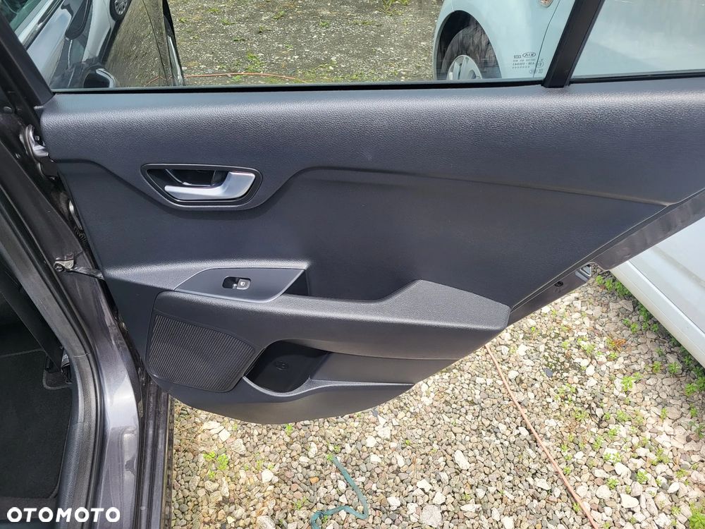 Kia Rio 1.4 L - 24
