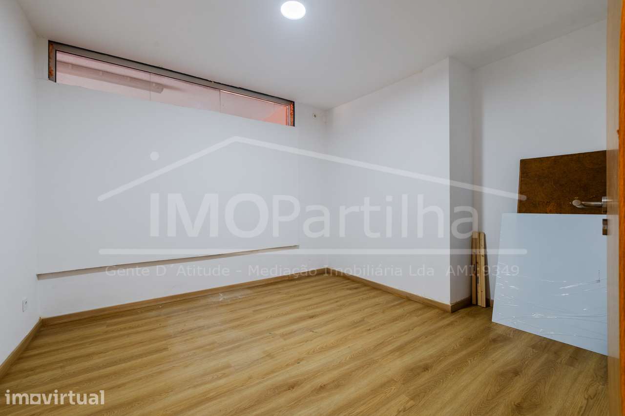 Loja Transformada em T3 no Monte Abraão - Queluz - Grande imagem: 5/8