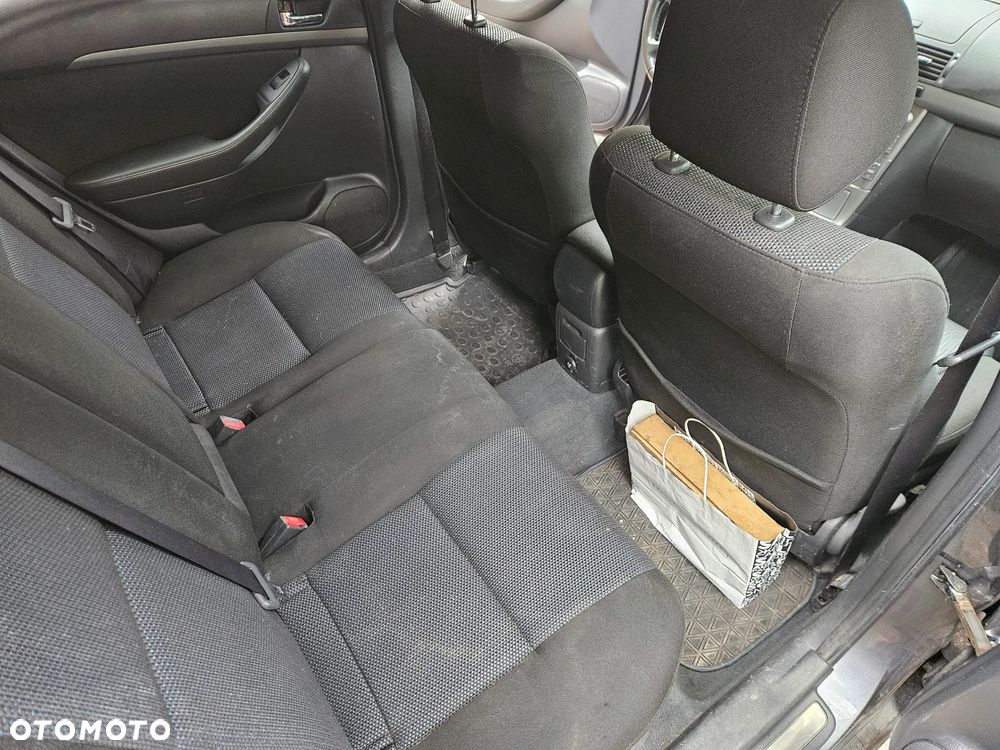 Toyota Avensis 2.2 D-4D Sol Plus - 20