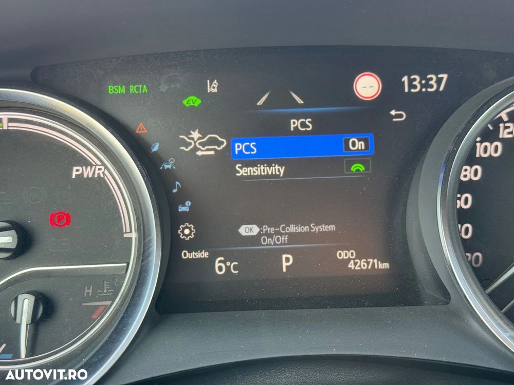 Toyota Camry Luxury - 24