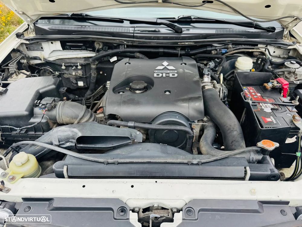 Mitsubishi L200 2.5 DI-D CD Intense AC/JLL - 33