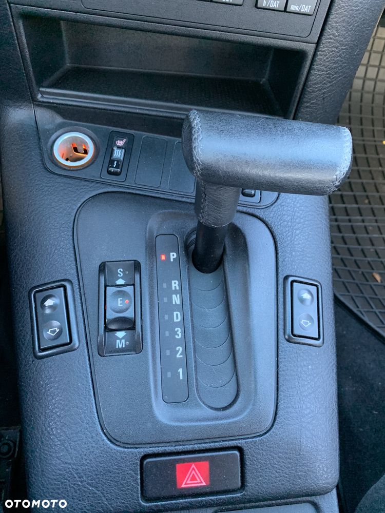 BMW Seria 3 318i - 24