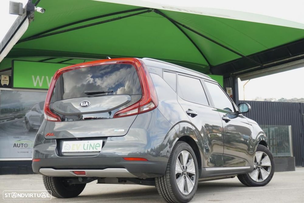 Kia e-Soul Vision - 38