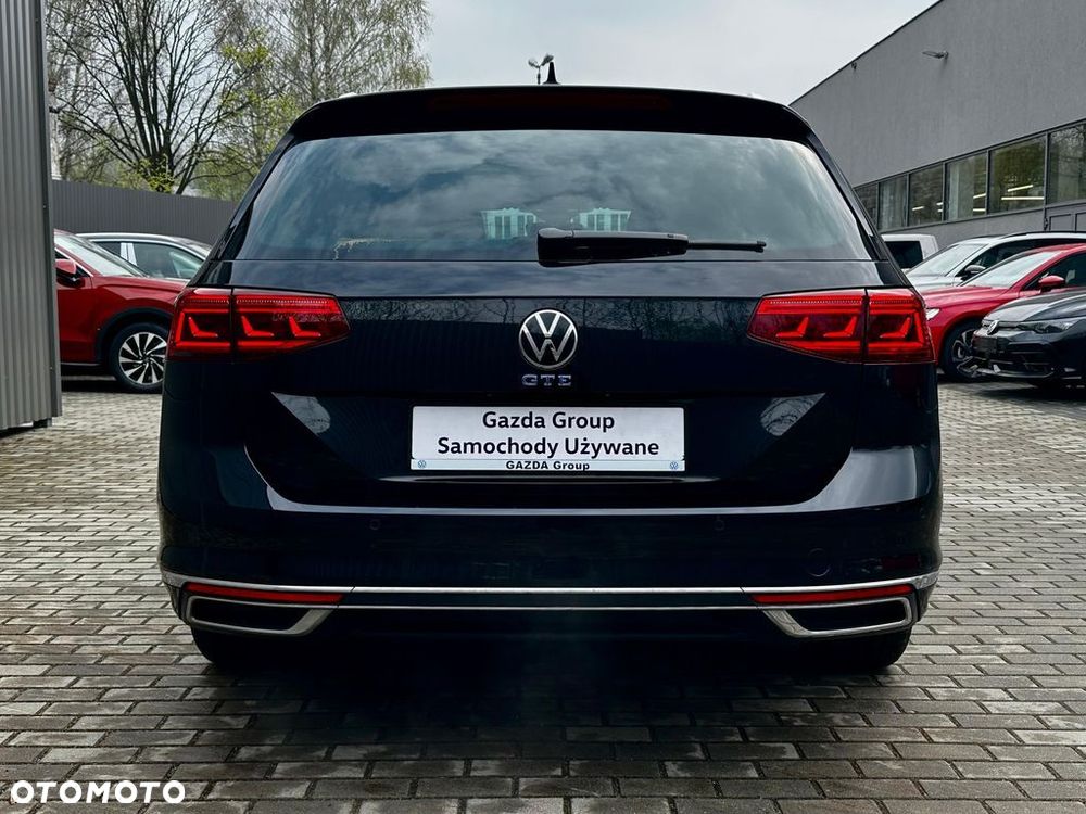 Volkswagen Passat - 8