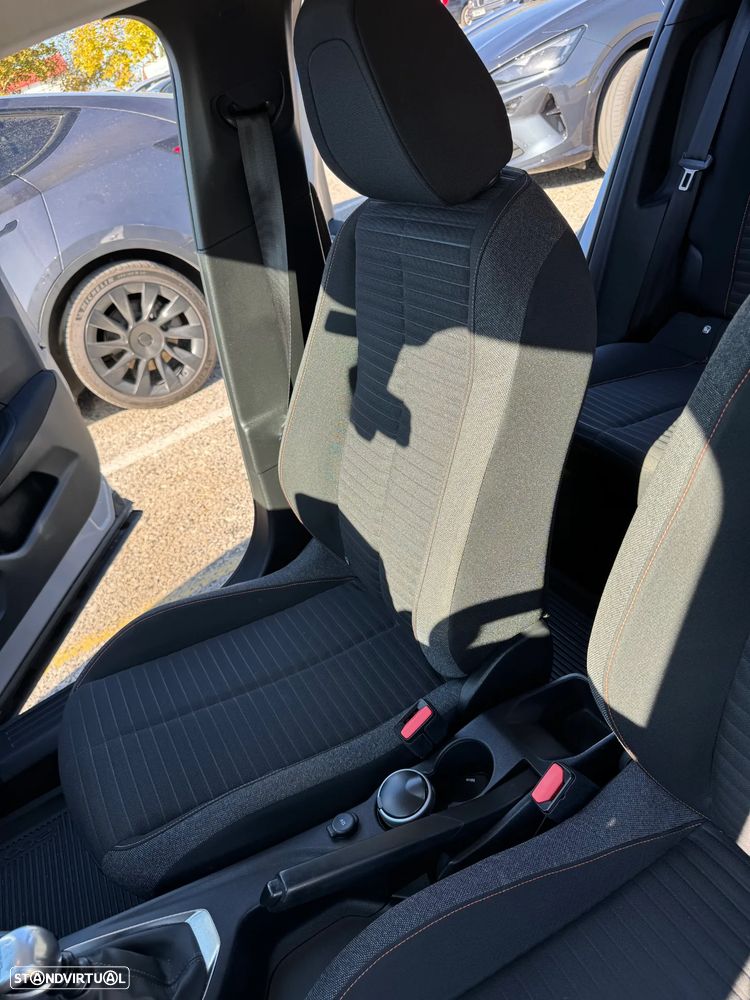 Peugeot 2008 - 21