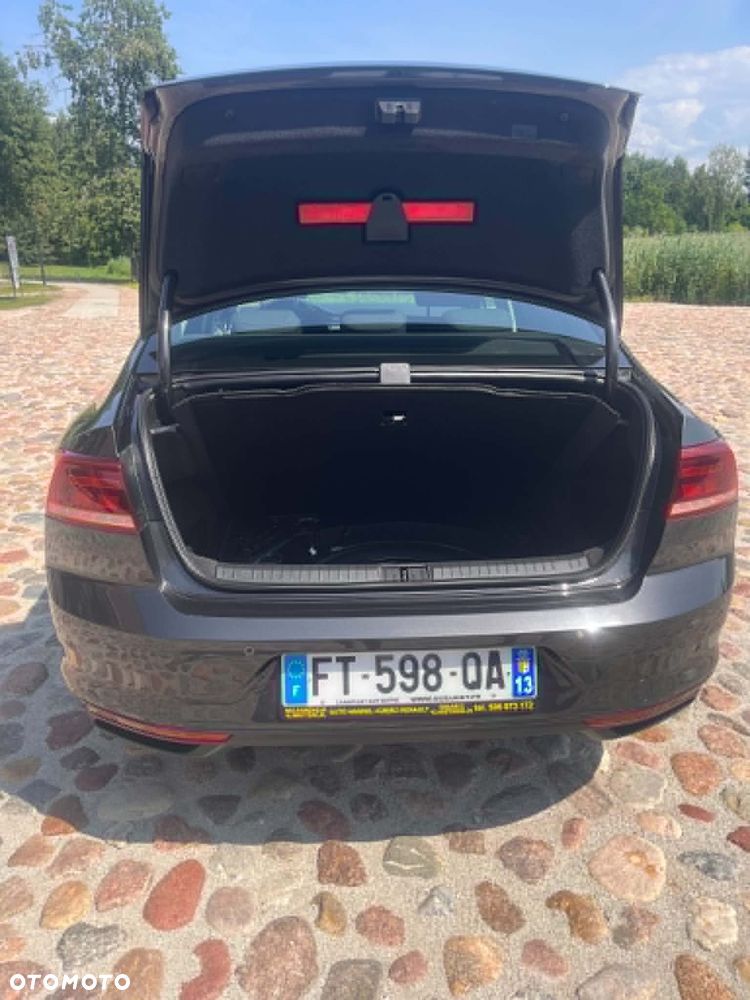 Volkswagen Passat 2.0 TDI SCR DSG Comfortline - 12