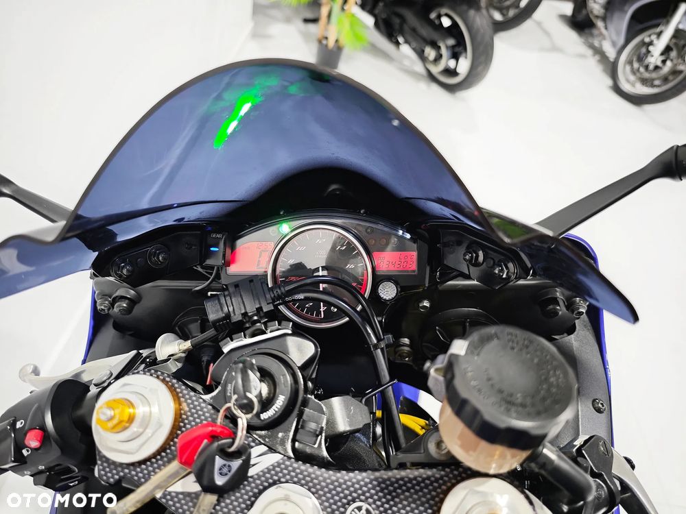 Yamaha R6 - 5