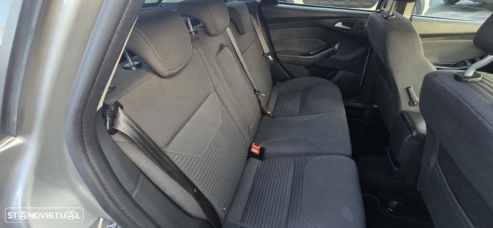 Ford Focus 1.0 EcoBoost Titanium - 10