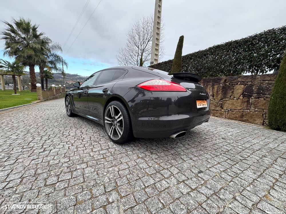 Porsche Panamera 4 PDK Platinum Edition - 13