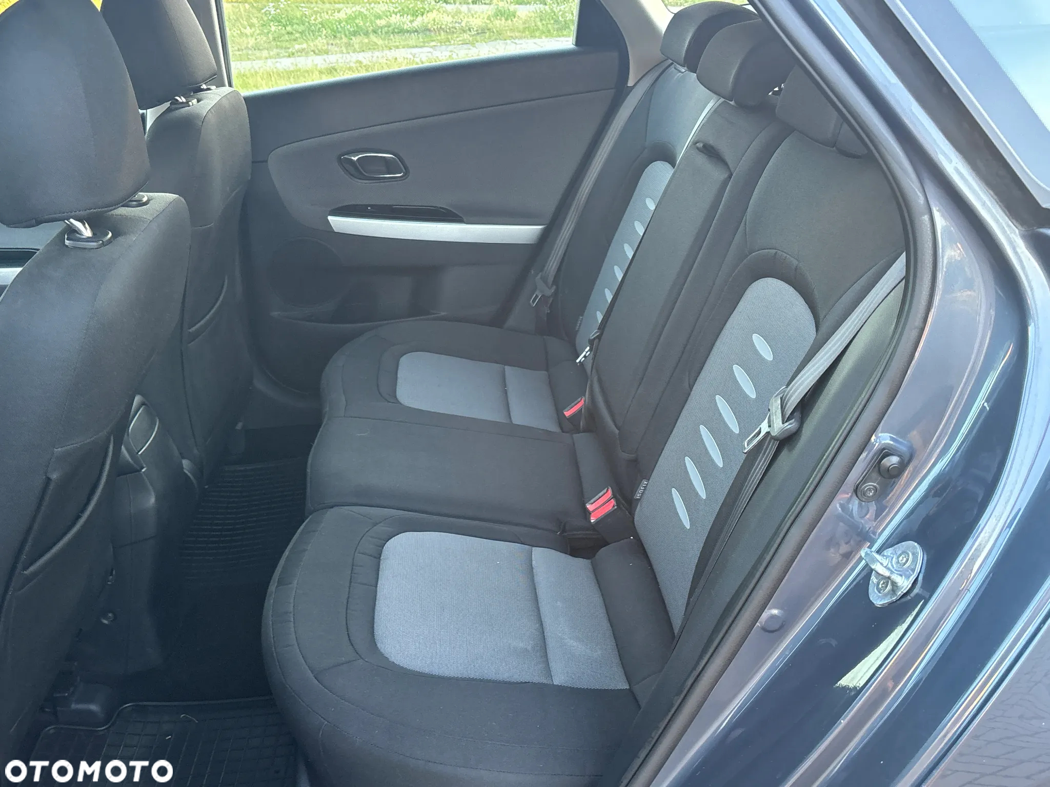 Kia Ceed 1.6 GDI DCT Platinum Edition - 30