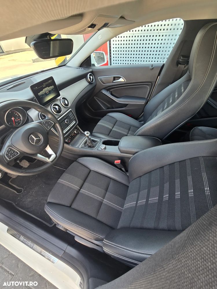 Mercedes-Benz CLA 180 Standard - 6