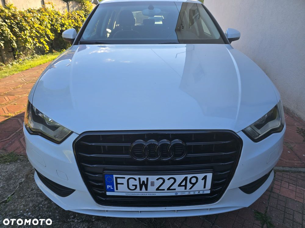 Audi A3 Sportback 1.6 TDI DPF Ambiente - 5