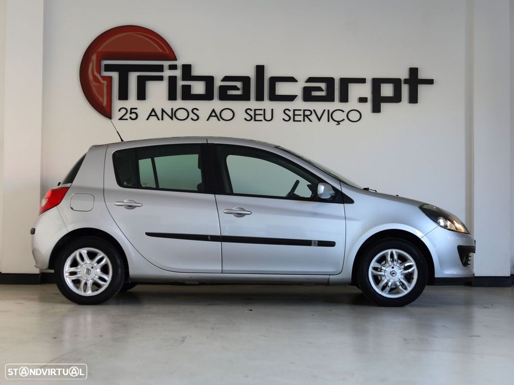 Renault Clio 1.2 16V Confort - 7