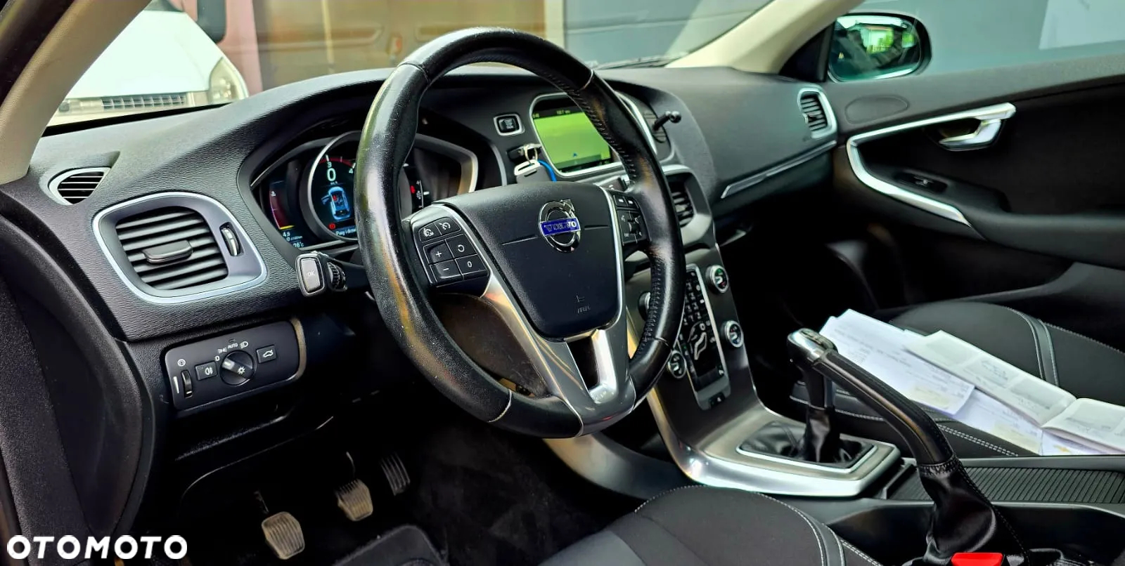 Volvo V40 D2 Drive-E Momentum - 21