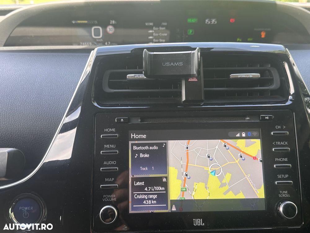 Toyota Prius Hybrid Executive - 8