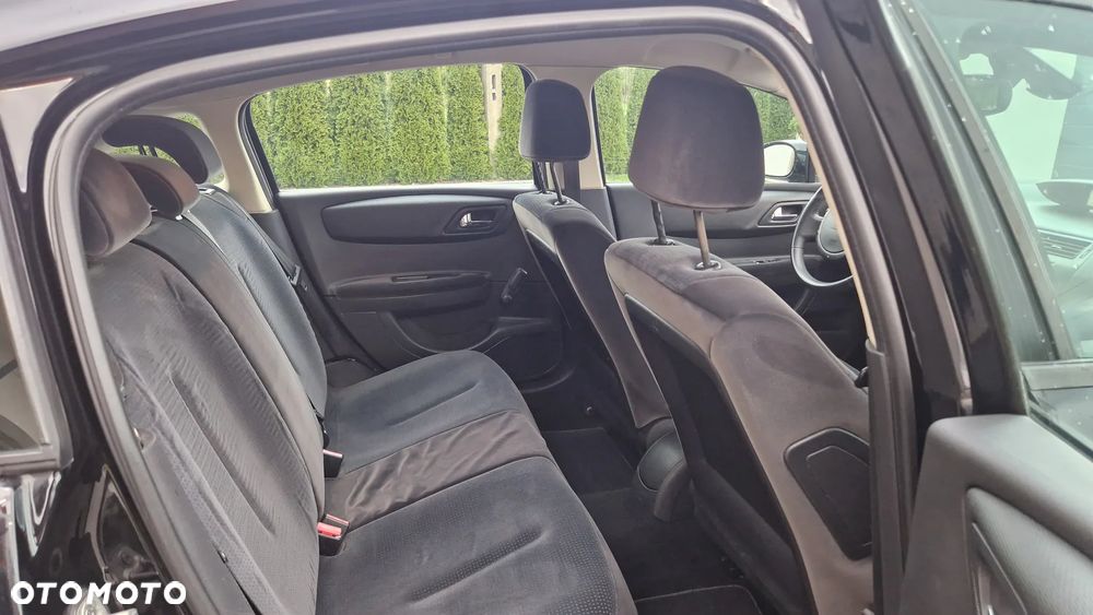 Citroën C4 1.4 16V Style - 21