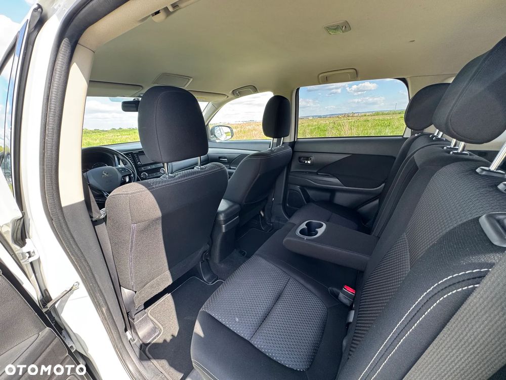 Mitsubishi Outlander 2.0 Intense + 4WD CVT - 13