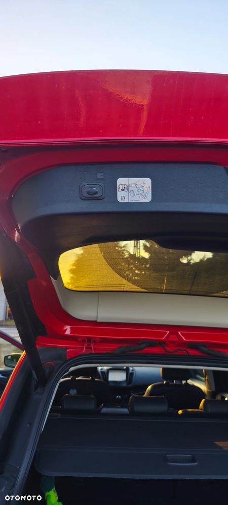 Ford Kuga 1.5 EcoBoost 2x4 Titanium - 6