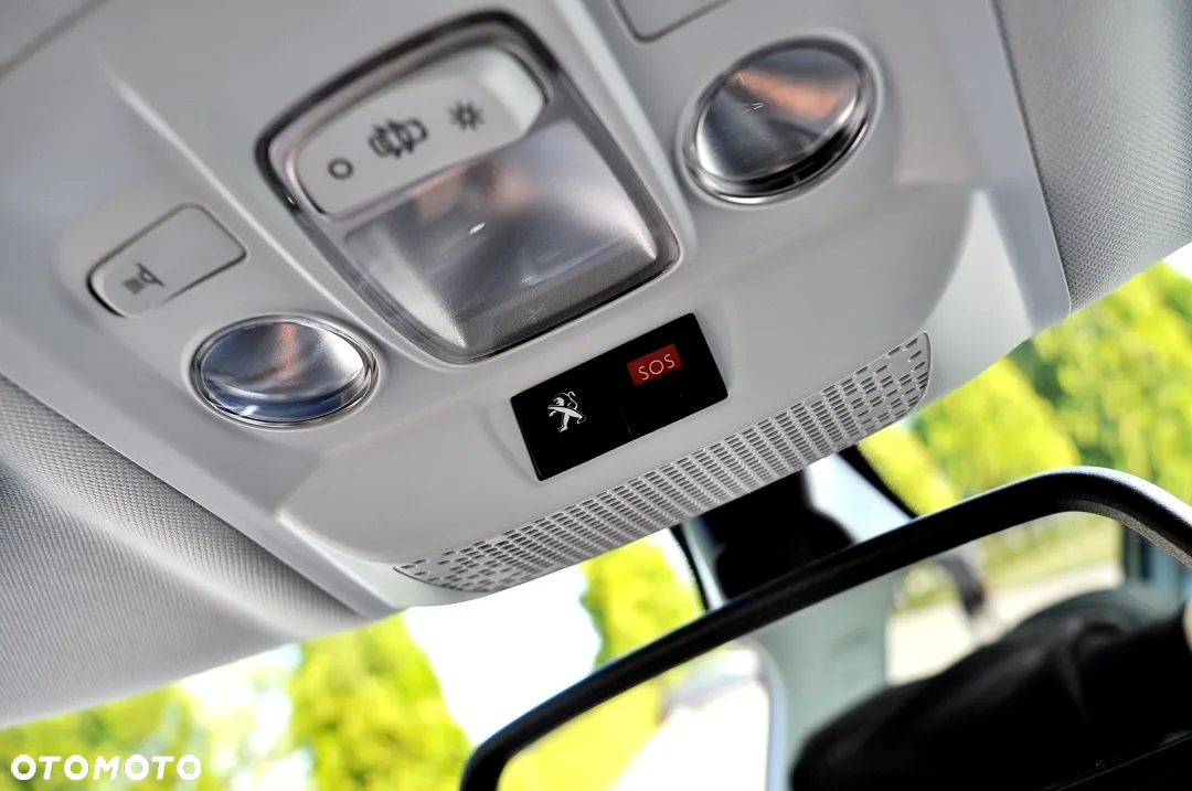 Peugeot 2008 1.2 Pure Tech GPF Allure S&S - 37