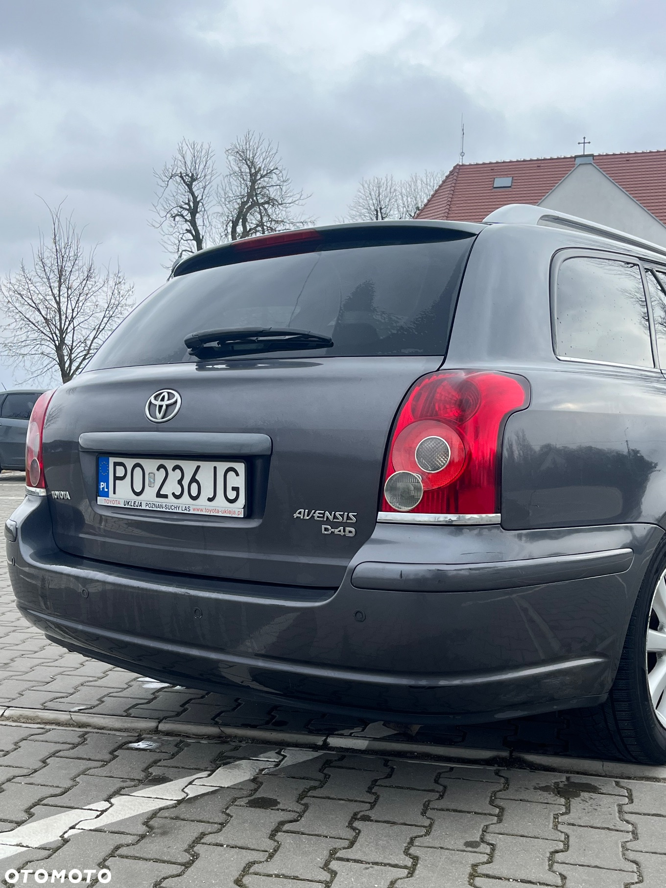 Toyota Avensis - 8