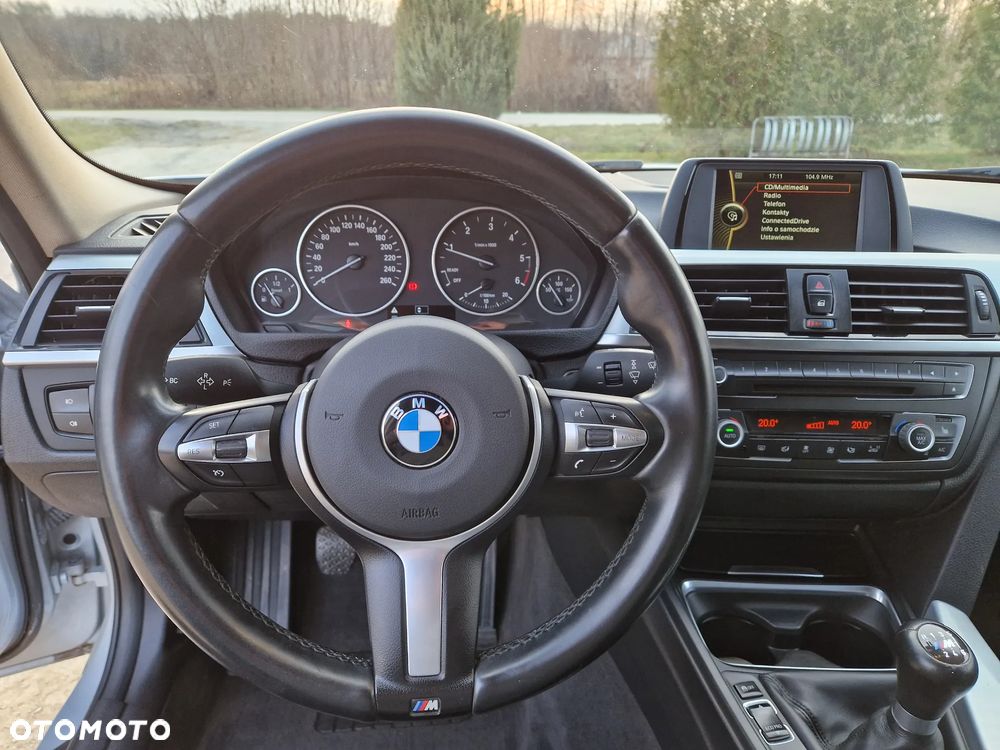 BMW Seria 3 320d xDrive - 21