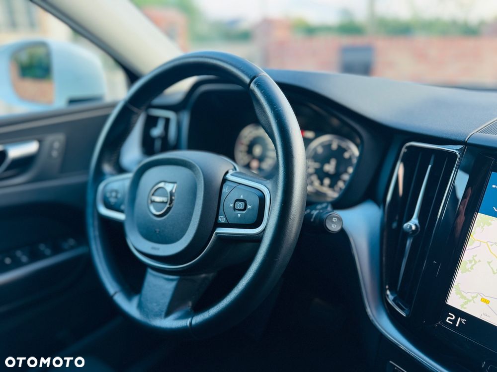 Volvo XC 60 B4 D AWD Geartronic Momentum Pro - 15