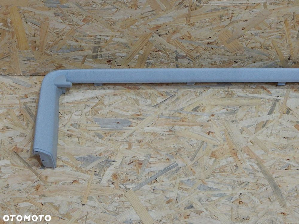 vw t5 multivan listwa ramka osłona drzwi przesuwnych okna prawa 7h5867624e - 2