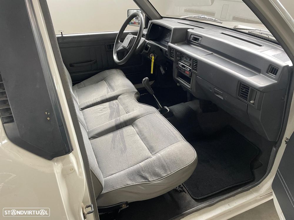Mitsubishi L200 2.5D c/Direção Assistida - 10