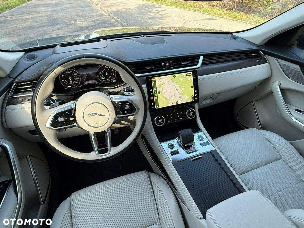 Jaguar E-Pace - 30