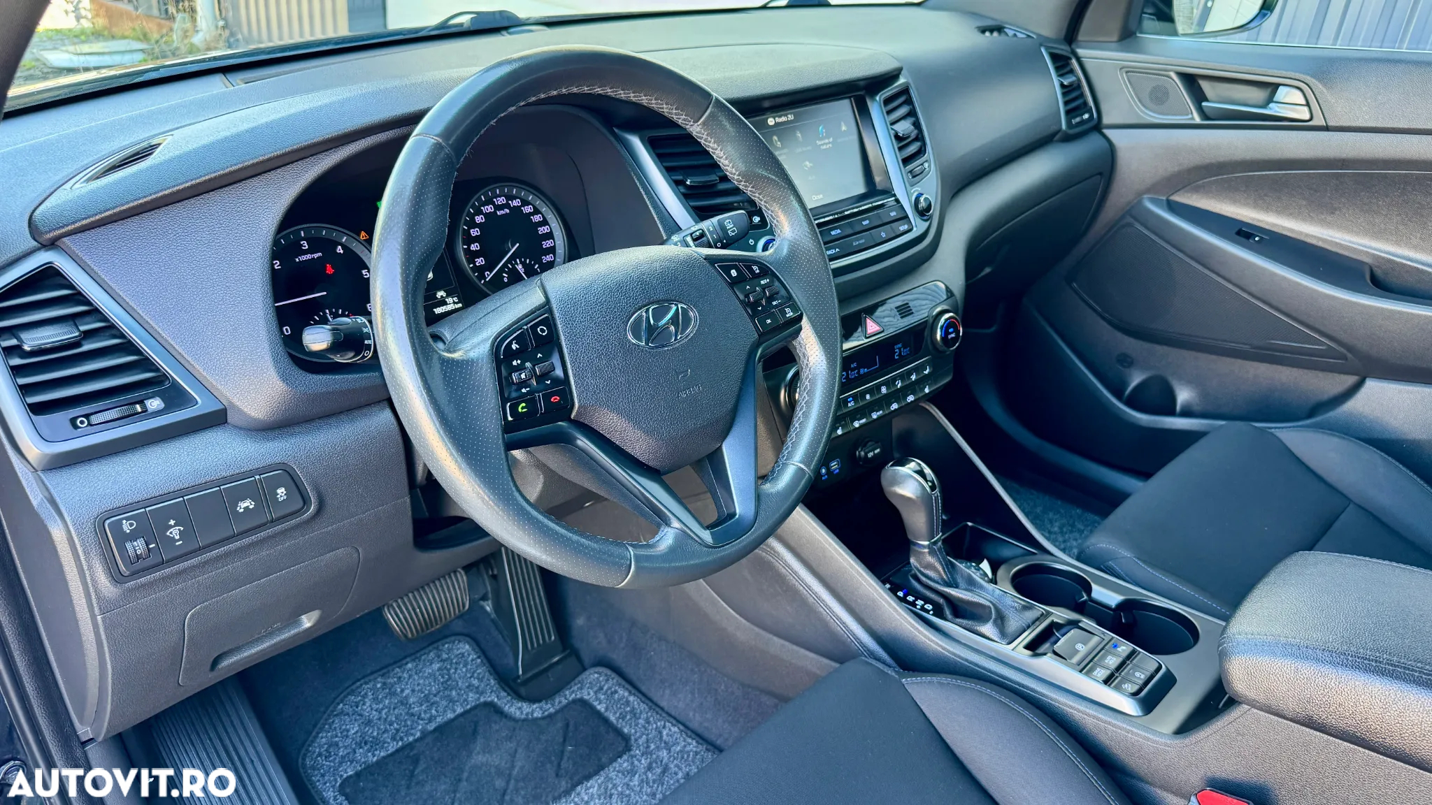 Hyundai Tucson blue 1.7 CRDi 2WD DCT Premium - 9
