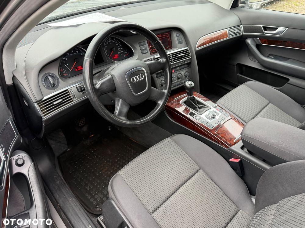 Audi A6 Avant 2.4 - 33