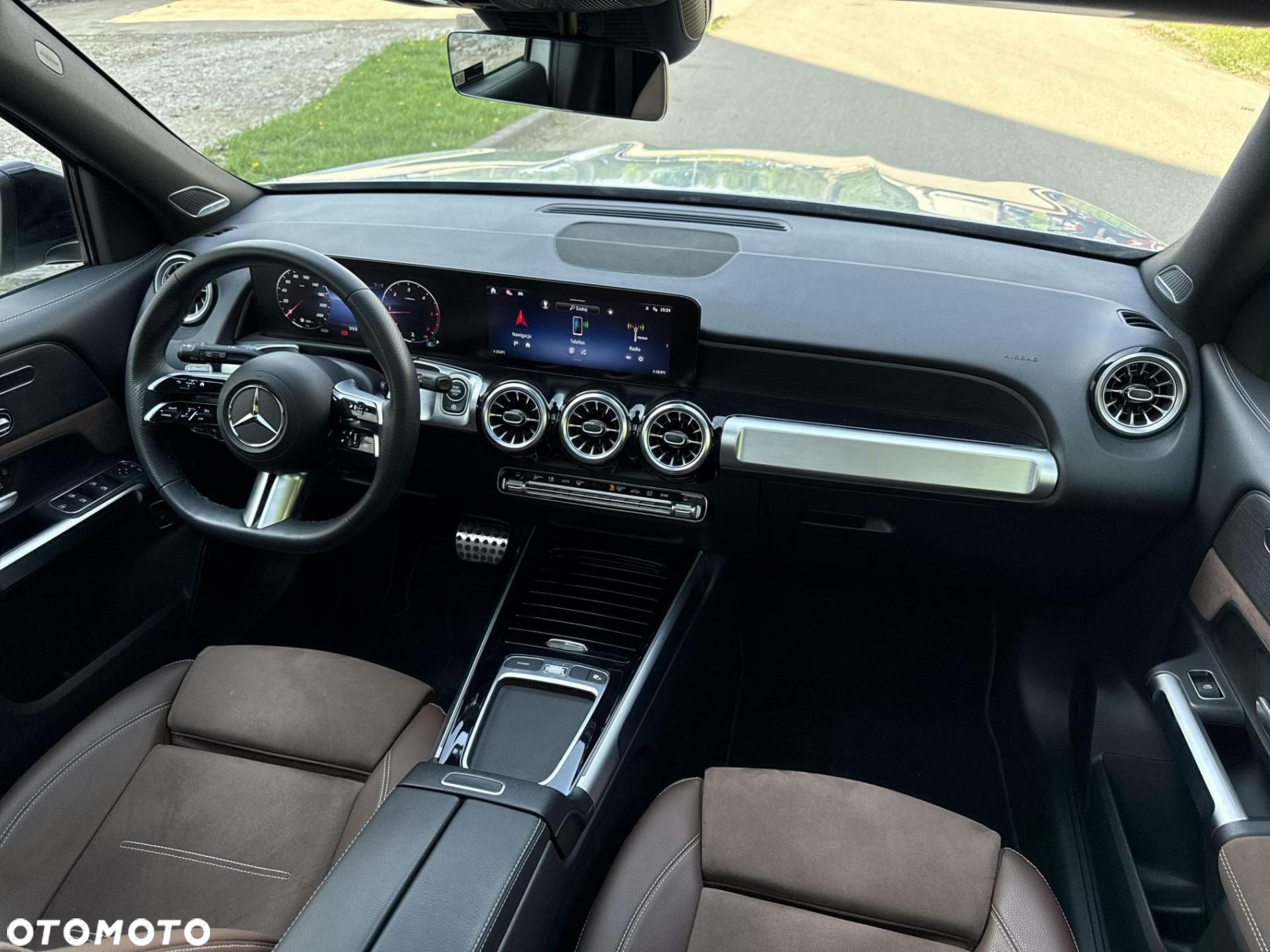 Mercedes-Benz GLB - 11