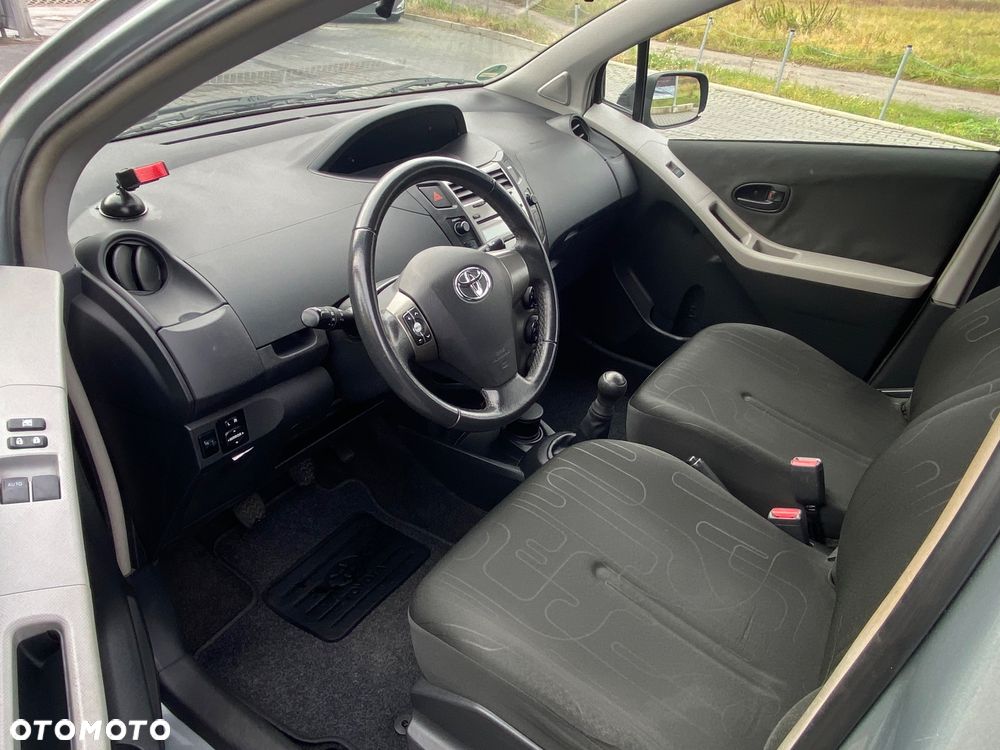 Toyota Yaris 1.0 VVT-i Cool - 11