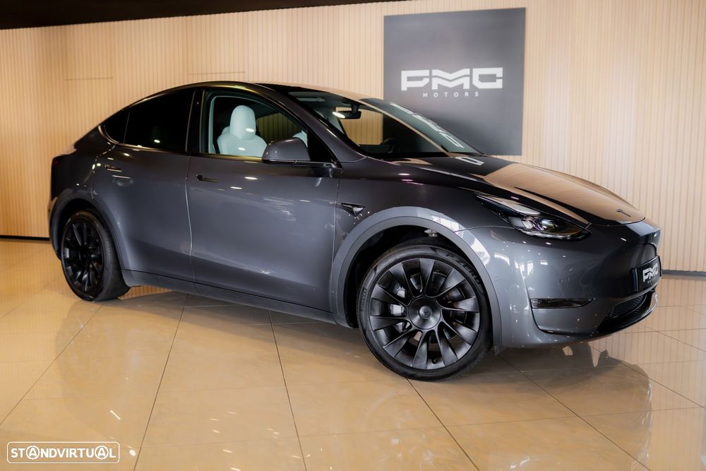 Tesla Model Y Long Range Dual Motor AWD - 14