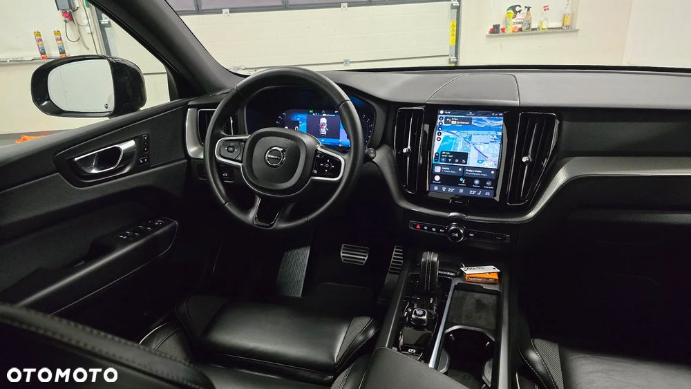 Volvo XC 60 B4 D Plus Dark - 8