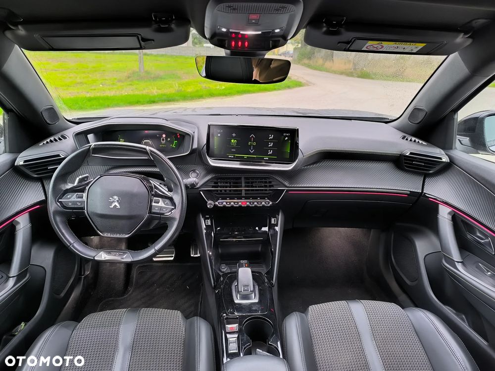 Peugeot 2008 PureTech 130 EAT8 GT - 5