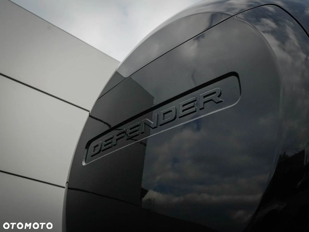 Land Rover Defender 3.0 D250 mHEV X-Dynamic SE - 9