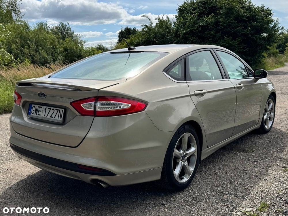 Ford Fusion - 13