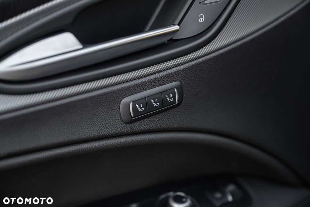 Alfa Romeo Stelvio 2.0 Turbo 16V AT8-Q4 Veloce - 23