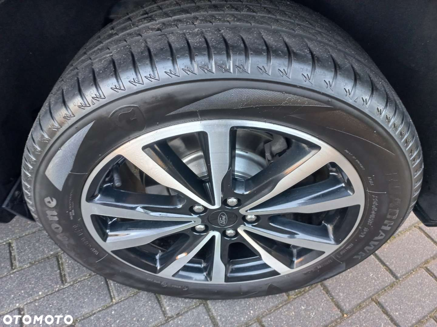 Ford Kuga - 10