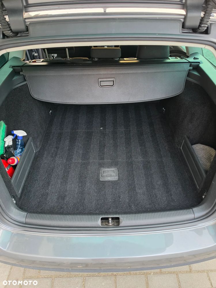Volkswagen Passat 2.0 FSI Individual - 17