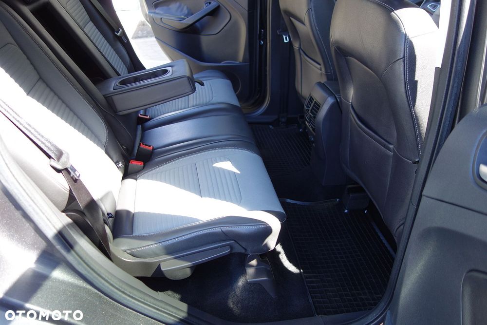 Ford Kuga 2.0 TDCi 4x4 Titanium - 32
