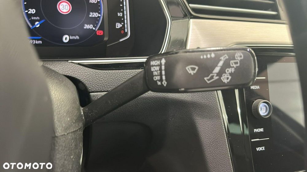 Volkswagen Passat 2.0 TDI Elegance DSG - 24